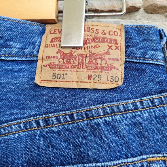 Levi's 501 Straight Leg Button Fly Raw Hem - Picture 7 of 7